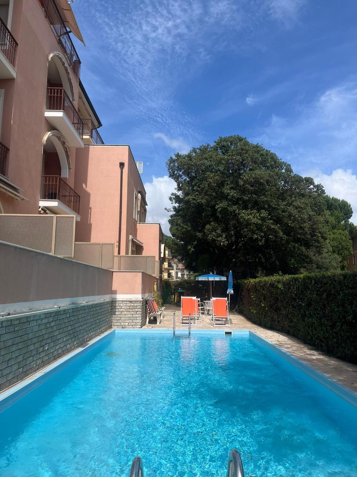 Residence Cherie Borgio Verezzi Exterior foto